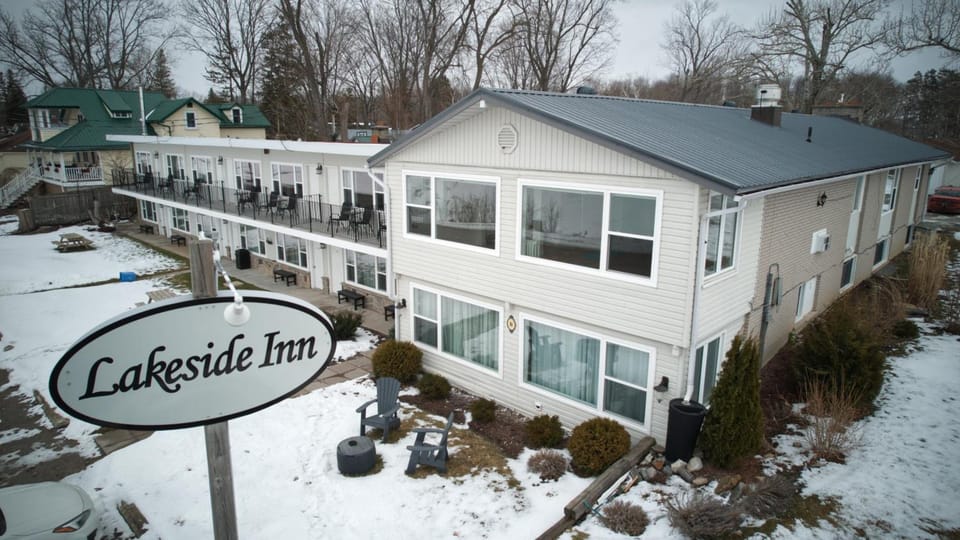 Lakeside Inn Hotel in Orillia