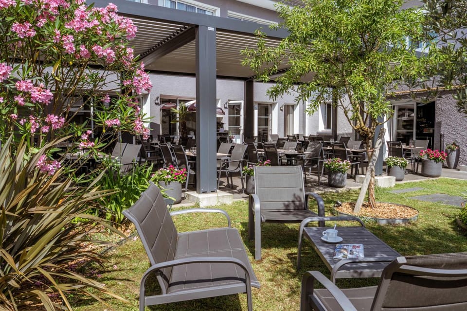 Logis Hotel l'Amandier Hotel in Occitanie
