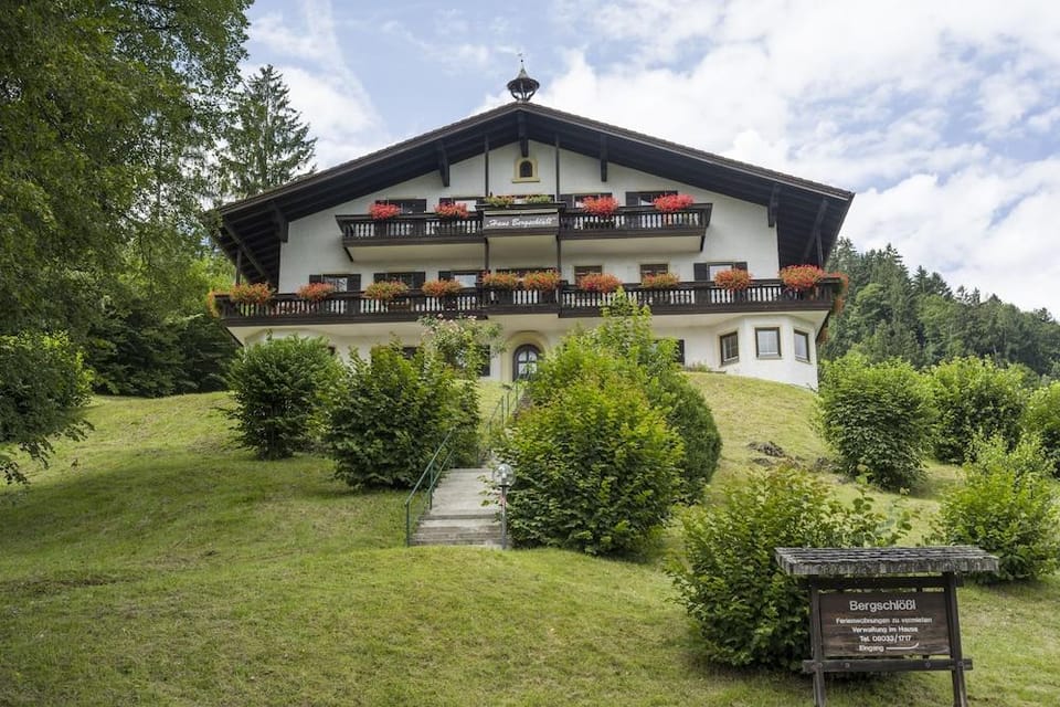 Ferienwohnanlage Bergschlössl Hotel in Salzburgerland