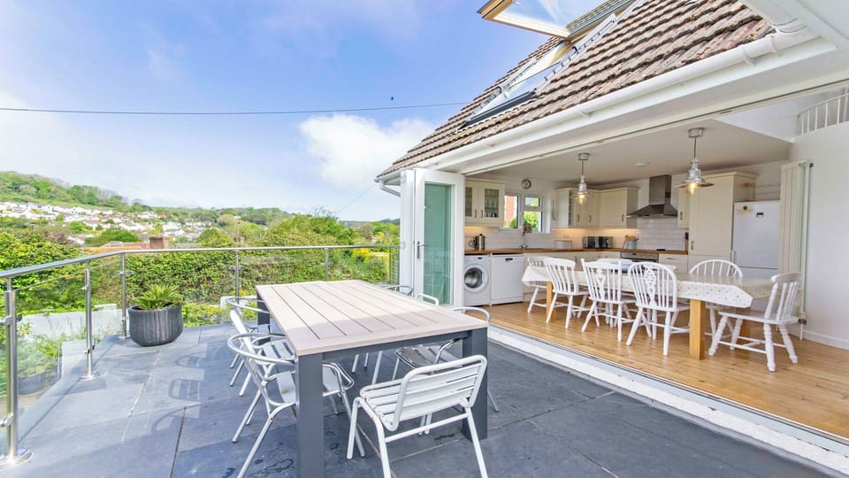 Rooftops Braunton 4 Bed Sleeps 8 Beautiful Views Hotel in Braunton