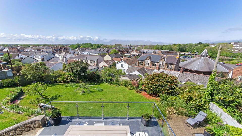 Rooftops Braunton 4 Bed Sleeps 8 Beautiful Views Hotel in Braunton