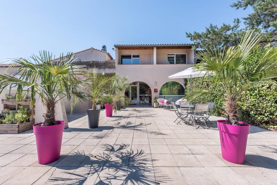 Le Clos des Bruyeres Hotel in Vallon-Pont-d'Arc