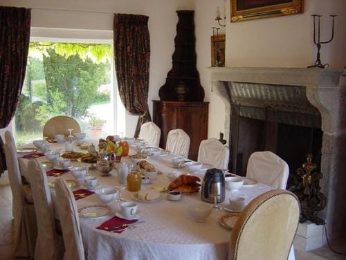 Le Relais de Fontenailles Hotel in Bourgogne-Franche-Comté