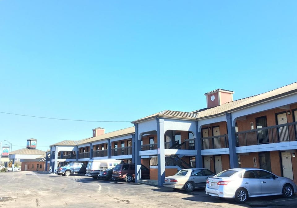Legacy Inn - Gallatin Motel in Gallatin