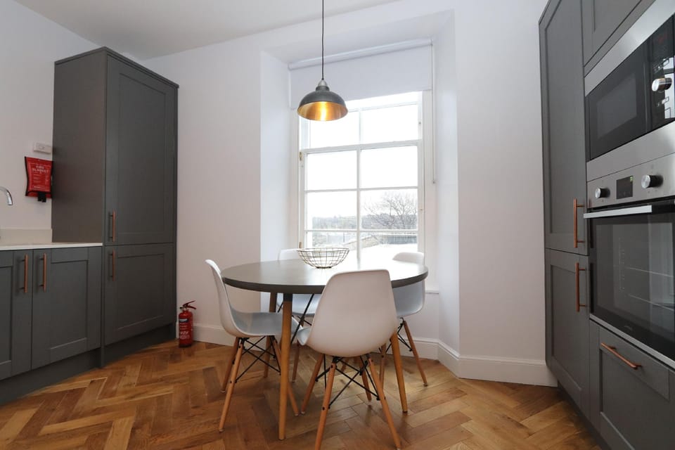 Dollar Apartments at 41 Hotel in Scotland