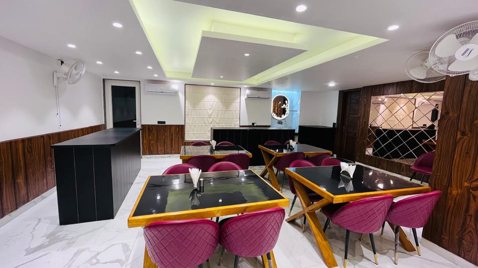 Hotel VS Residency Hotel in Gurugram