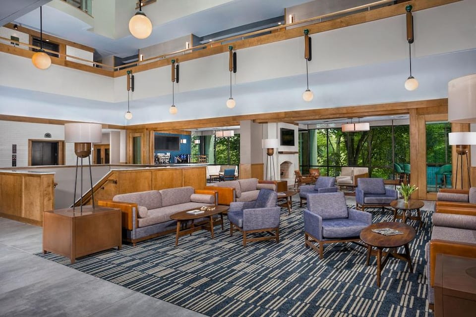 Merriweather Lakehouse Hotel in Ellicott City
