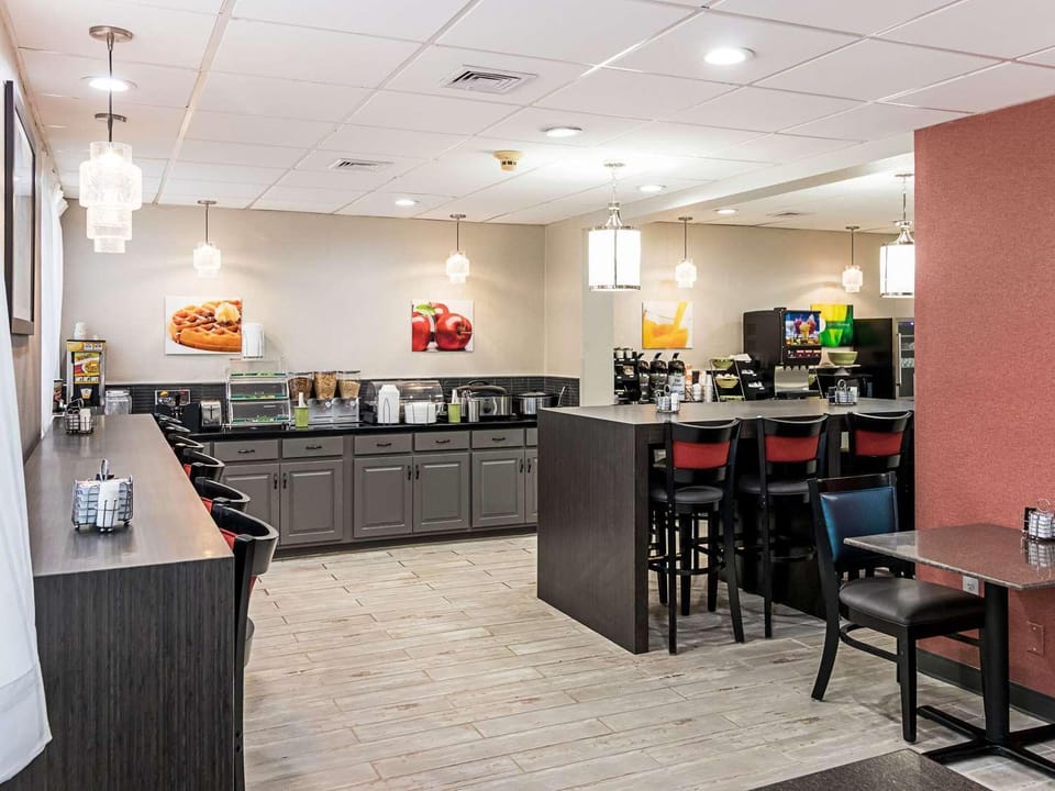 Quality Inn Knoxville TN Hotel in Farragut