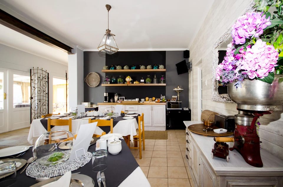 Lodge on Main Guest House Lodge in Port Elizabeth