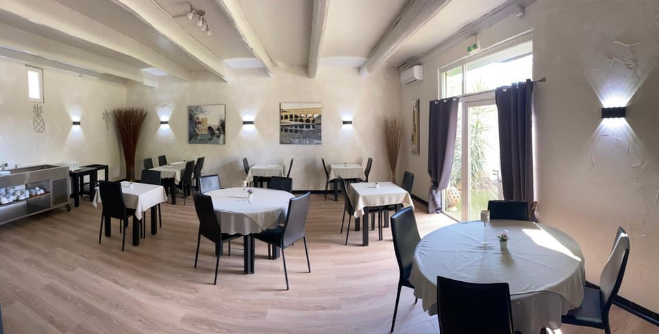 L'Escale des Alpilles Hotel in Avignon