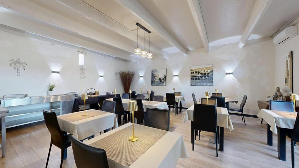L'Escale des Alpilles Hotel in Avignon