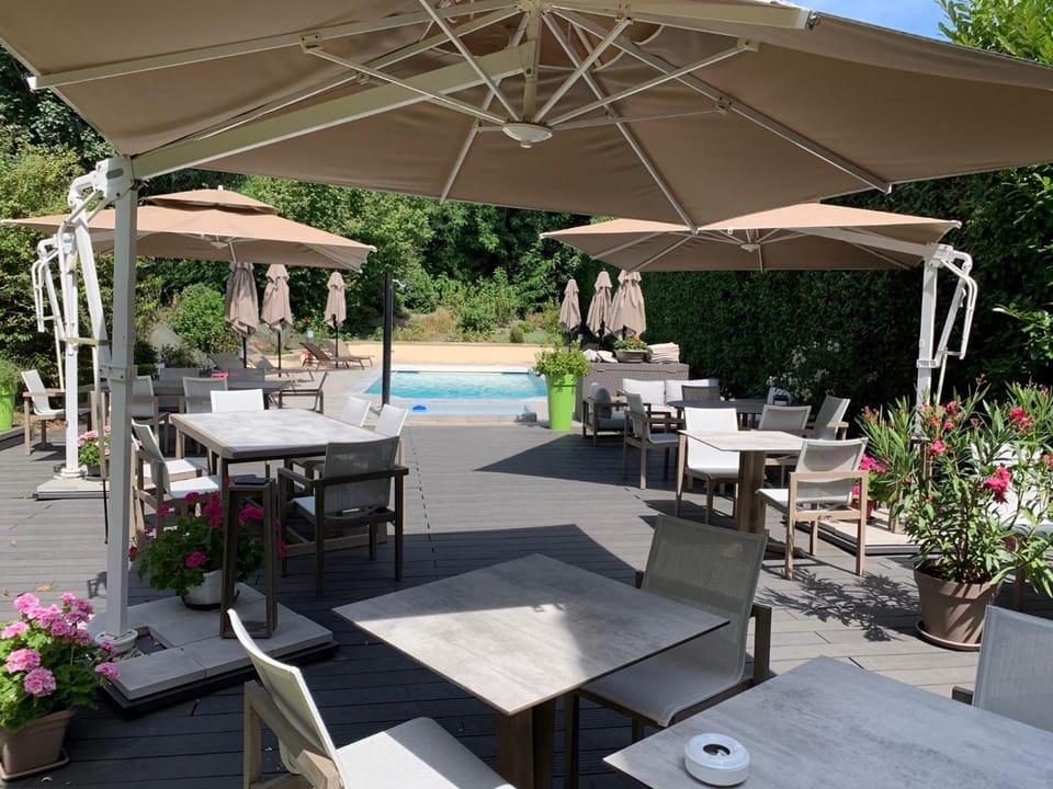 Logis Hotel Le Petit Casset Hotel in Auvergne-Rhône-Alpes