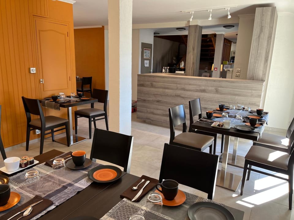 Logis Hotel Le Petit Casset Hotel in Auvergne-Rhône-Alpes