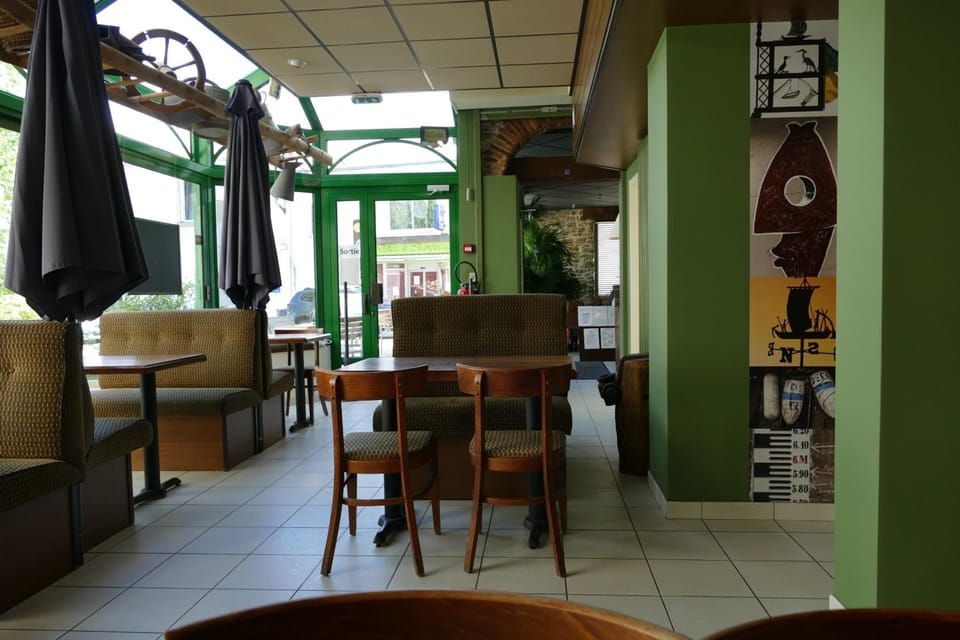 Logis Hotels Le Champalud Restaurant La Citadelle Hotel in Oudon