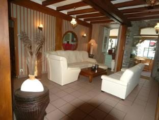 Logis L'Ecu De France Hotel in Auvergne-Rhône-Alpes