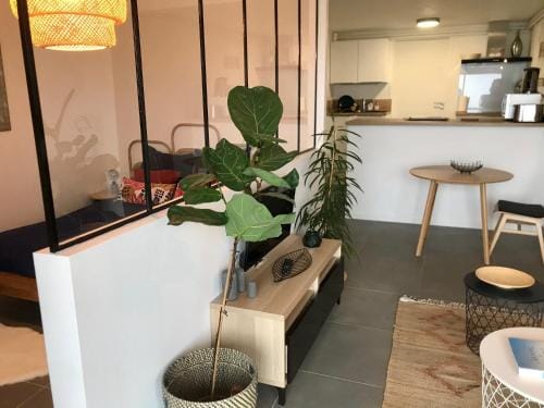 Chez Isa, loft 55m2, jardin, vue, parking, entree autonome Hotel in Auvergne-Rhône-Alpes
