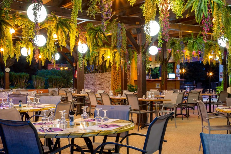 Les Pins Blancs en Provence Hotel in French Riviera