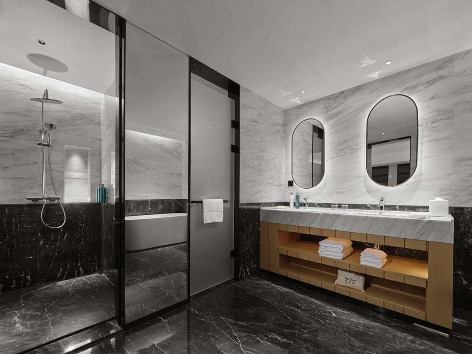 Hilton Garden Inn Jiaxing Xiuzhou Hotel in Suzhou