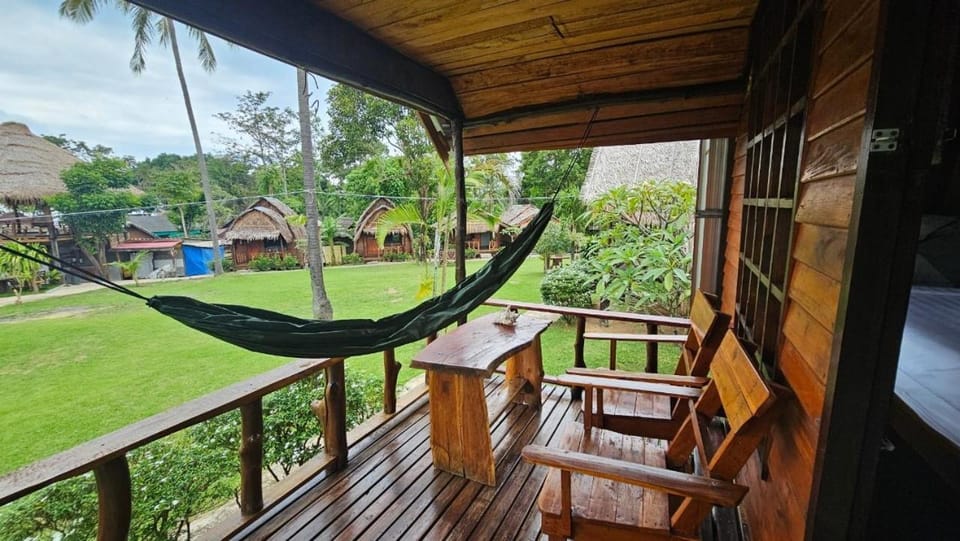 Eden Lanta Bungalow Hotel in Sala Dan