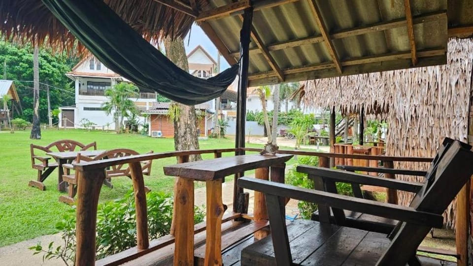 Eden Lanta Bungalow Hotel in Sala Dan
