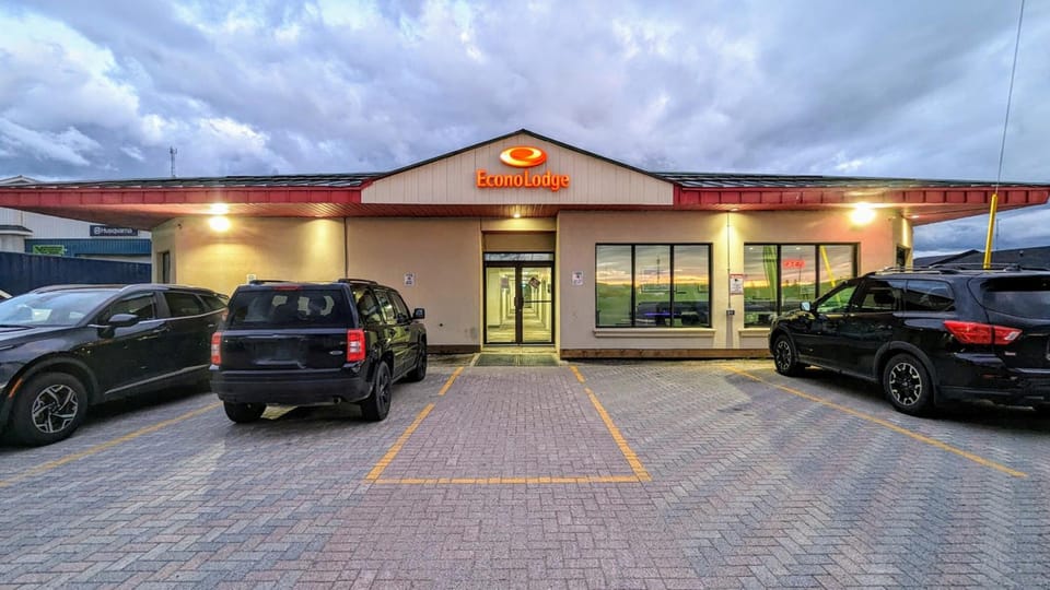 Econo Lodge Hotel in Ontario
