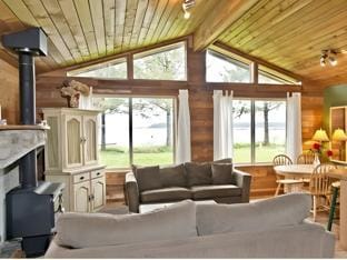 Mackenzie Beach Resort Resort in Tofino