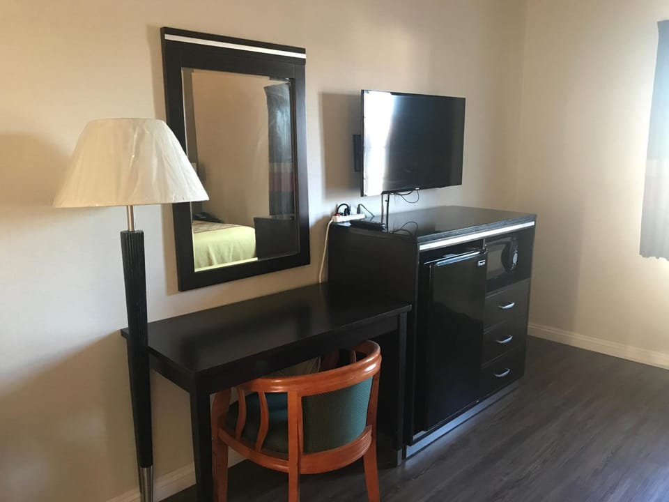 Manhattan Inn & Suites Motel in Manhattan Beach
