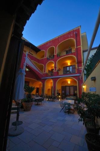 Manouche Affittacamere Osteria Hotel in Caserta