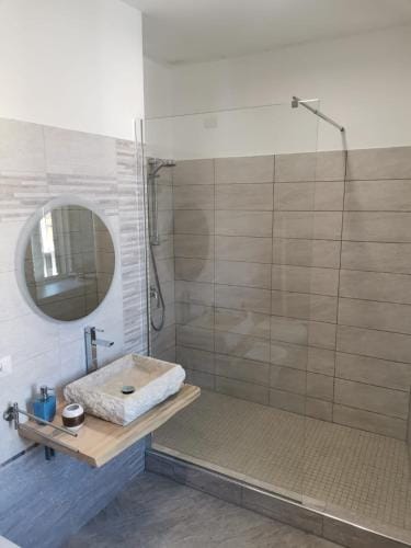 LONATE ROOM Hotel in Lombardy