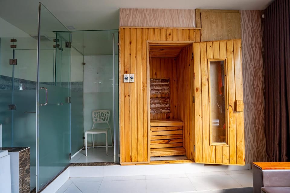 LUXURY HOTEL HAU GIANG Hotel in Ho Chi Minh City