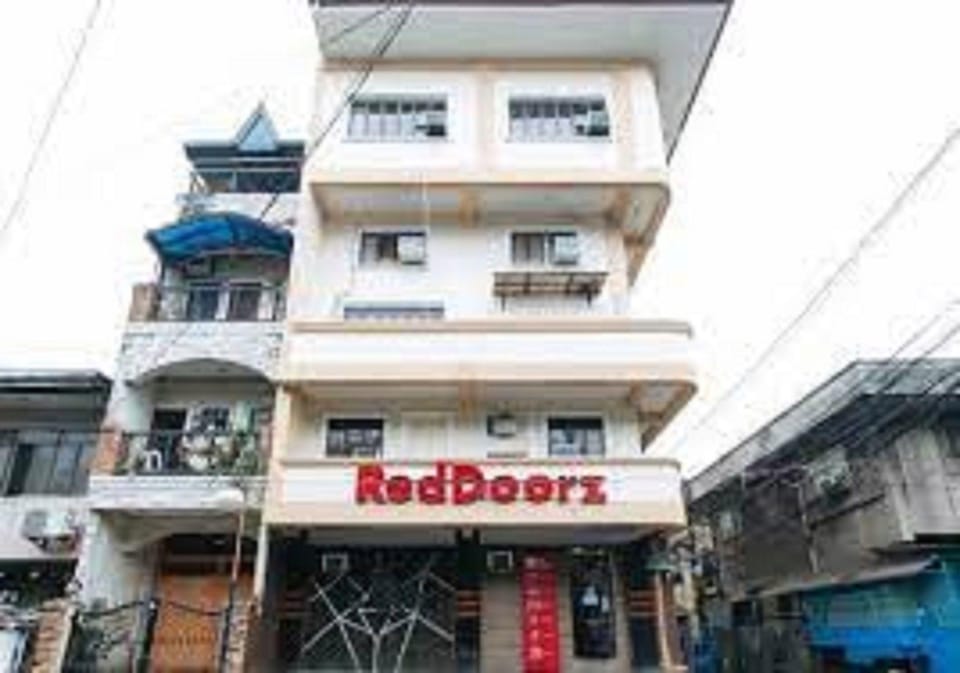 RedDoorz @ El Grande Inn Santa Cruz Manila Hotel in Manila City