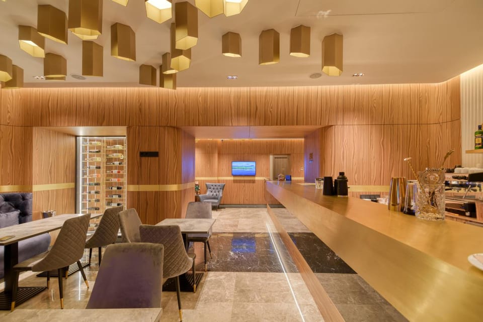 Shared lounge/TV area