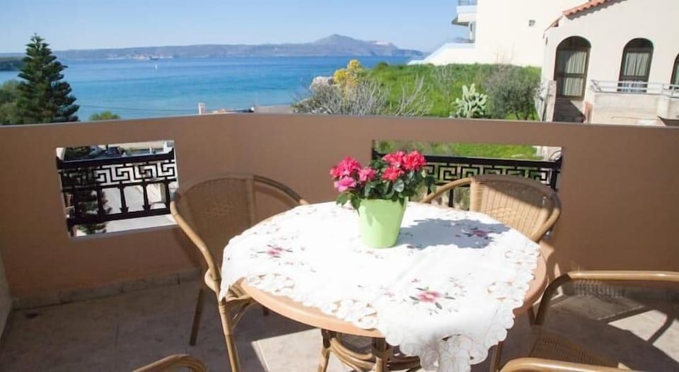 Meandros Hotel in Almyrida