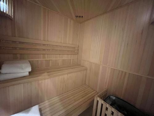 Mercier de Montigny - Les Chambres du Beffroi - SPA et Massage Hotel in Fougères