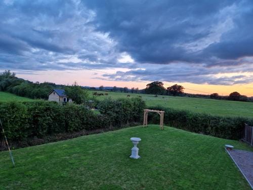 Hillvine Hotel in Cotswold District