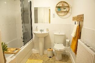 Executive 2 Bed Flat in Stockton Heath Hotel in Warrington