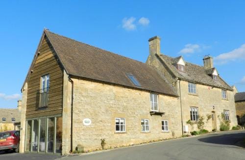 Cotswold Charm George Barn Hotel in Chipping Campden