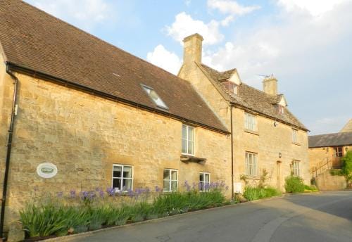 Cotswold Charm George Barn Hotel in Chipping Campden