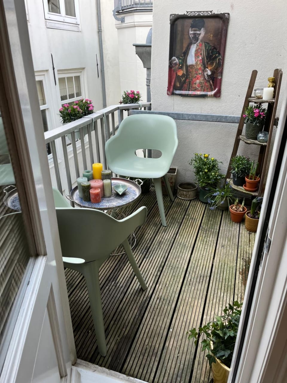 Attic Monkeys Lodge Hotel in Amsterdam