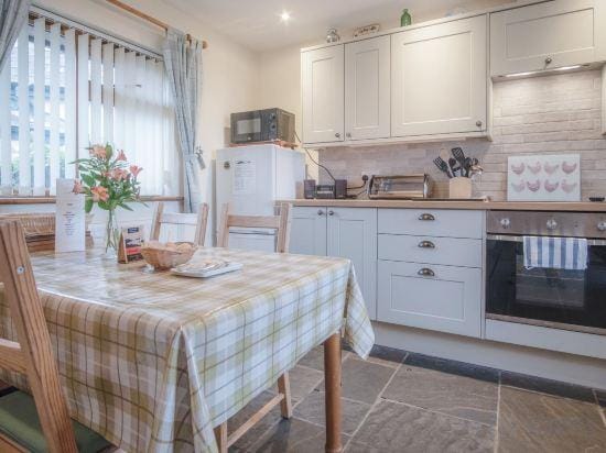 Fferm-Llong Cottage Ship Farm - 2 Bedroom -Rhossili Hotel in Wales