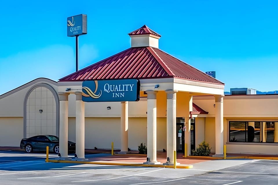 Quality Inn Newport Hotel in Douglas Lake