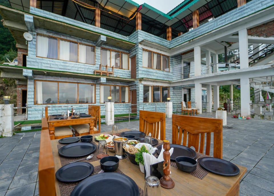 Mont Kufri Resort Hotel in Himachal Pradesh
