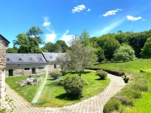 Domaine de COAT CREN I Manoir XVIIIe siecle, maisons de charmes et chambres d'hotes Hotel in Brittany