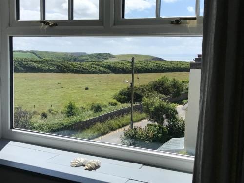 Woodlands Coastal Apartment Hotel in Wales