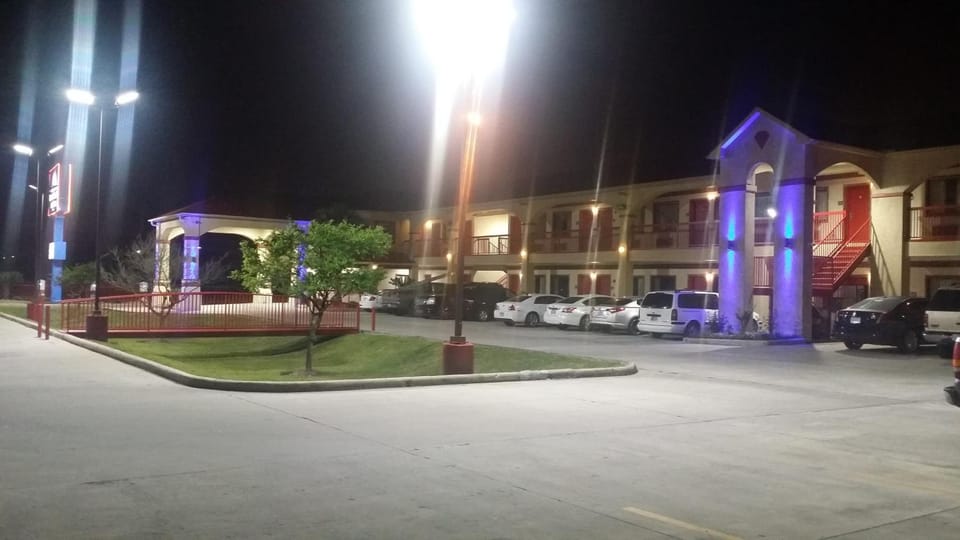 Americas Best Value Inn & Suites Houston NE Motel in Houston