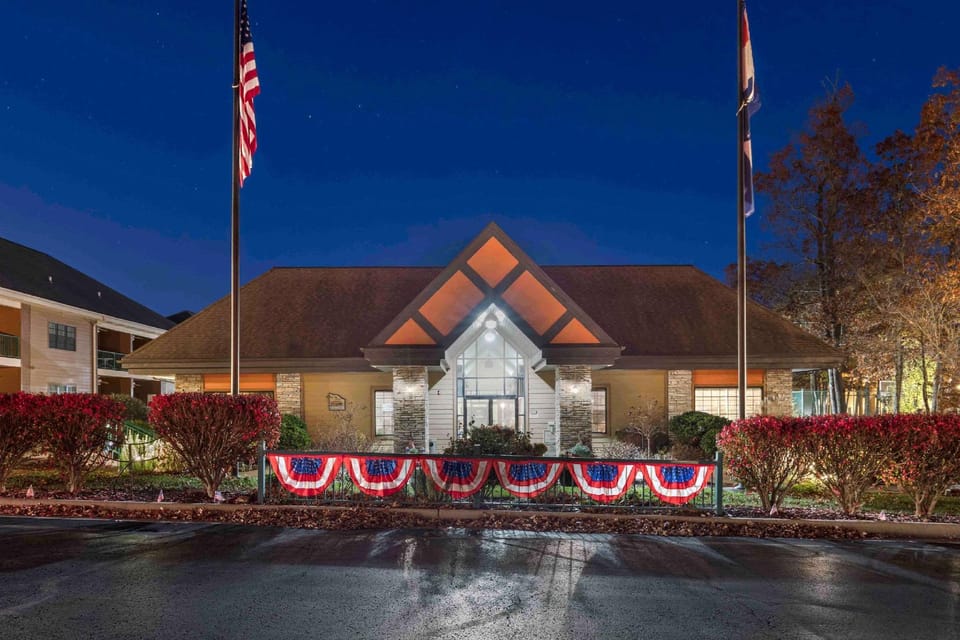 Hilton Vacation Club The Falls Village Branson Hotel in Branson