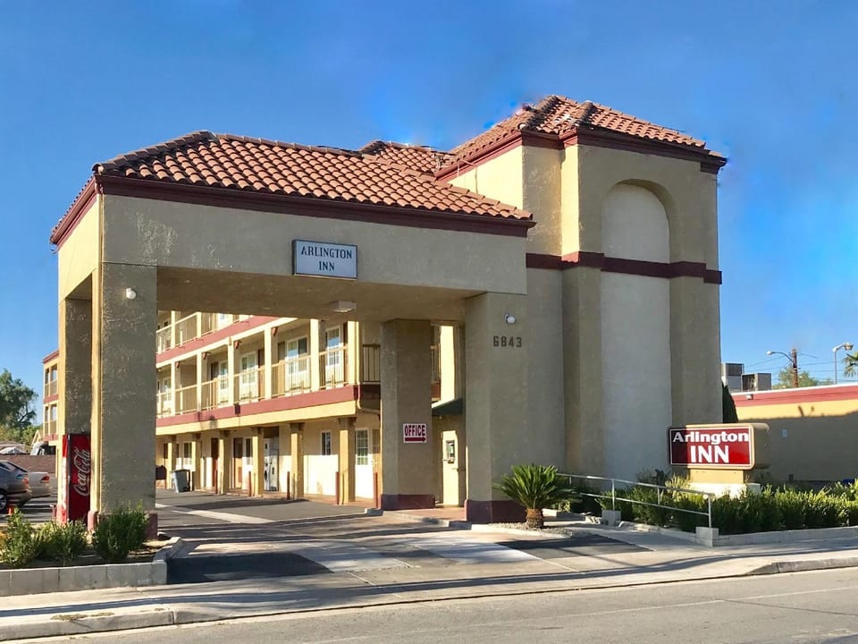 Arlington Inn Motel in Riverside
