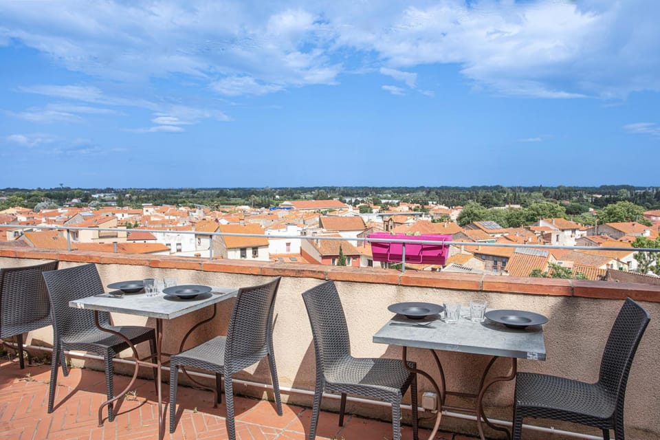 Au Remp'Arts Apartment hotel in Catalonia