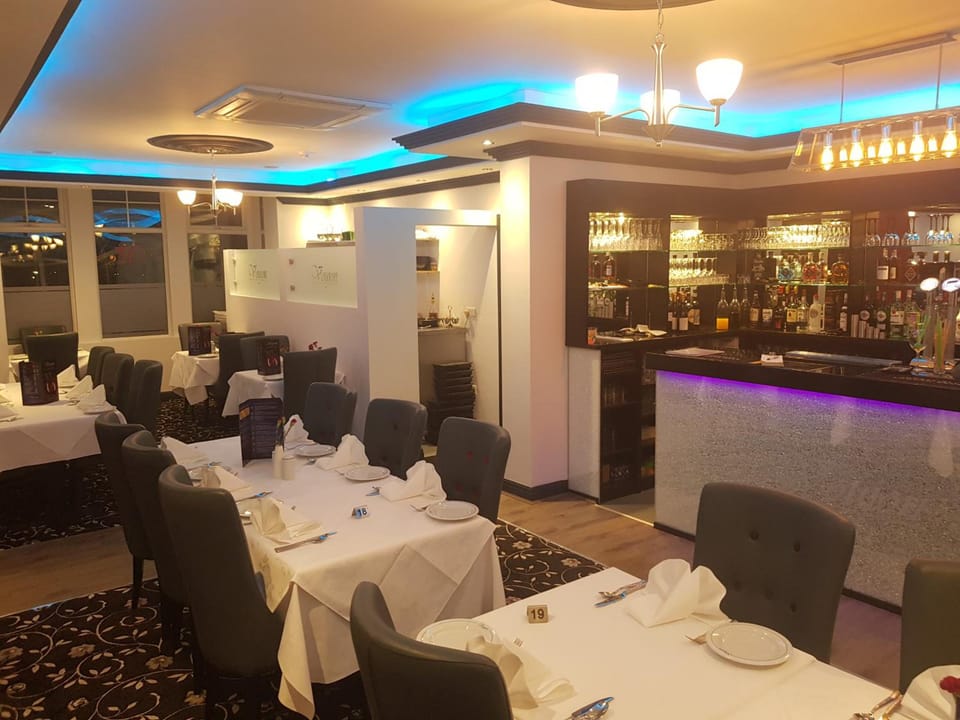 Ascot Grange Hotel - Voujon Restaurant Hotel in Leeds