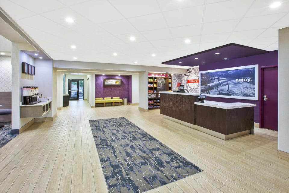Hampton Inn & Suites Cleveland/Oakwood Village Hotel in Ohio